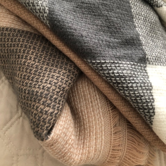 Neutral Plaid Scarf - Picture 5 of 5